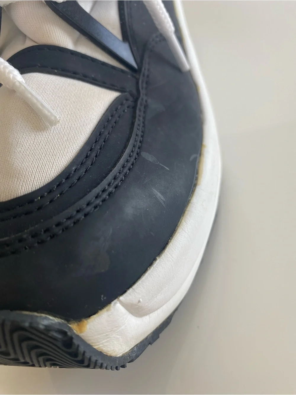 Rare Vintage Y2K Splash Platform Sneakers 8 Black & White